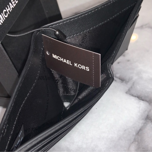 MICHAEL KORS MEN'S "JET SET" TAN LUGGAGE LEATHER PASSCASE WALLET $98 NWT - Picture 5 of 10